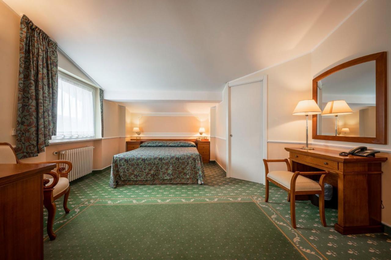 Hotel Elena Saint-Vincent Exteriér fotografie